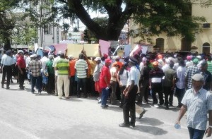 Sugar workers during the protest. [iNews' Photo]
