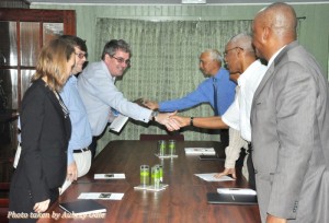 Foreign diplomats meet with the APNU