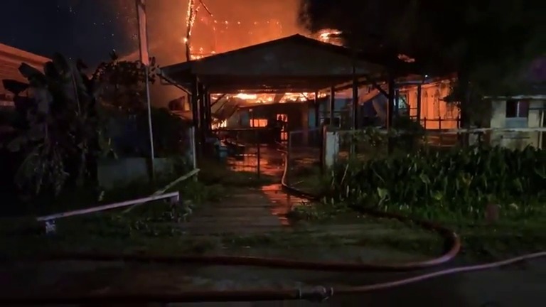 New Amsterdam building destroyed in late night fire