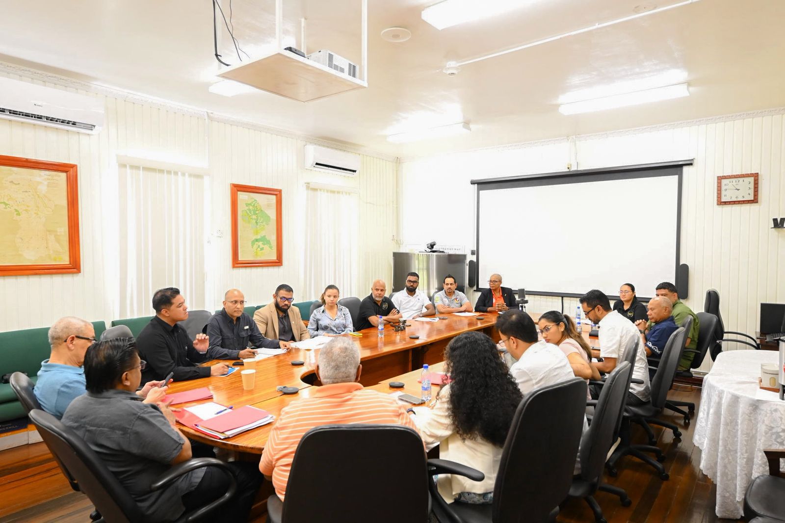 Finance Minister meets with private sector as govt intensifies Budget 2026 preparations