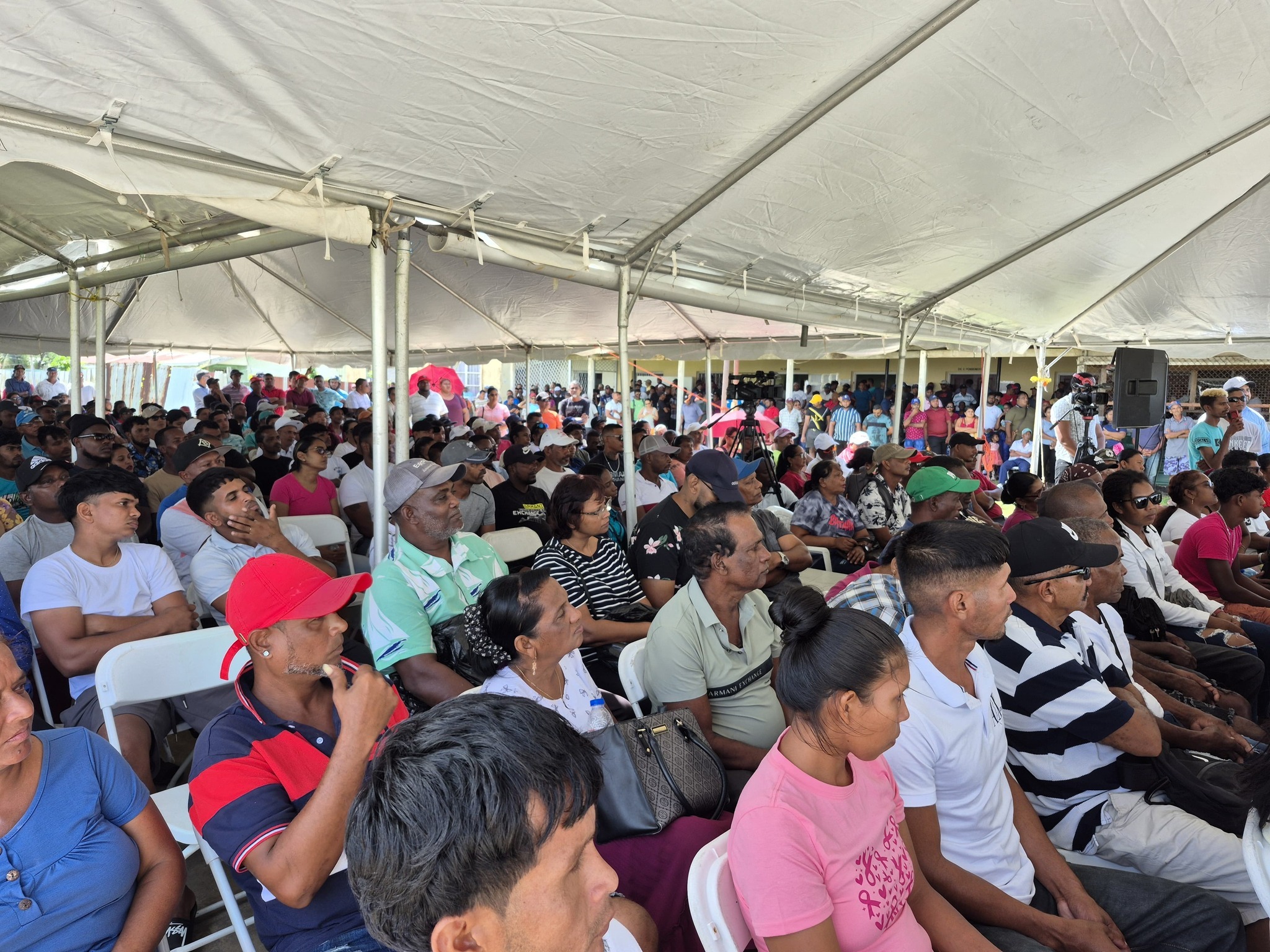 Over 800 Reg. 3 fisherfolk receive Govt cash grant